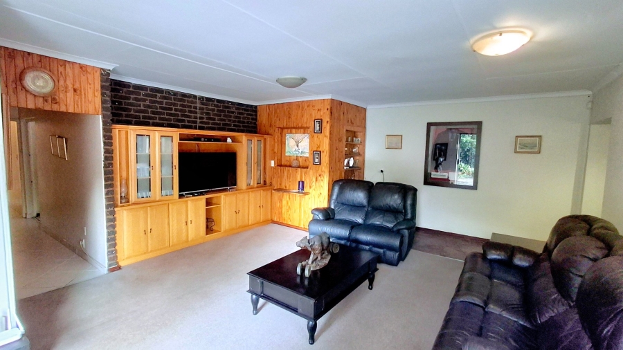 4 Bedroom Property for Sale in Vaalpark Free State